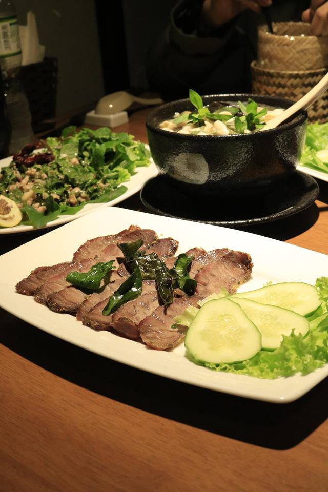 Những món ăn đặc sản mang hương vị Lào sẽ giúp bữa tiệc Tất niên cuối năm thêm mới mẻ và đáng nhớ