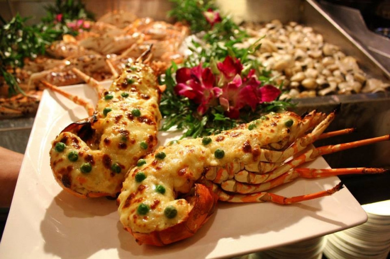 Sen Tây Hồ từ lâu đã được biết đến là nhà hàng buffet chuyên phục vụ các món Việt Nam, đồ Âu và Á