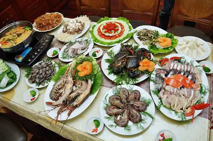Ở Nhà hàng Gành Hào còn có hàng trăm món hải sản tươi sống khác được chế biến phong phú và đa dạng