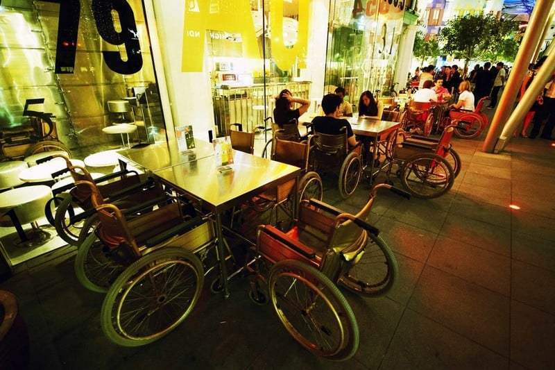 Nhà hàng, quán bar kiểu bệnh viện - Clarke Quay, Singapore