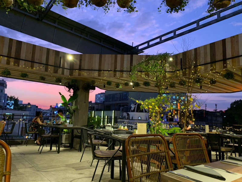 Chanh Bistro Rooftop Saigon