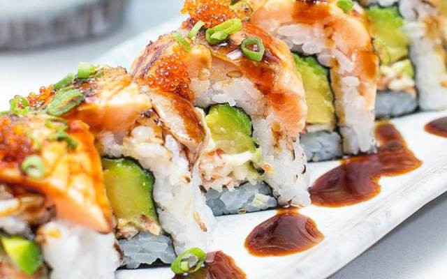 Sushi hấp dẫn ở nhà hàng