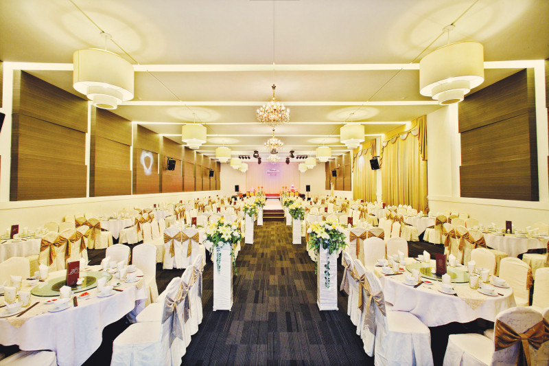 Nhà hàng tiệc cưới Đông Phương nổi tiếng là chuỗi nhà hàng chuyên về tiệc cưới, hội nghị lớn nhất tại Sài Gòn
