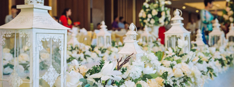 Khi đặt tiệc cưới tại khách sạn Wyndham Legend Halong, bạn sẽ được miễn phí trọn bộ trang trí tiệc cưới cơ bản và các ưu đãi đi kèm