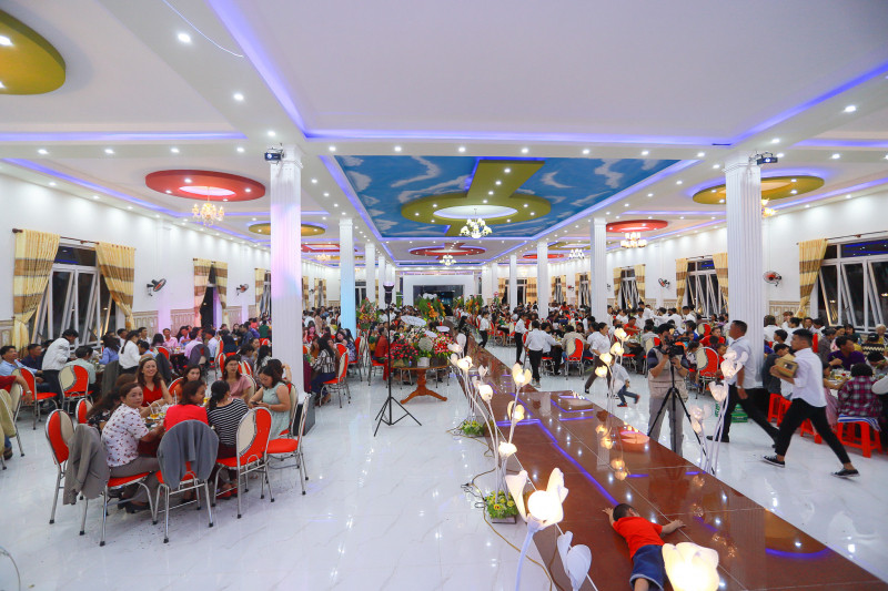 Trung tâm hội nghị tiệc cưới Huyền Trang