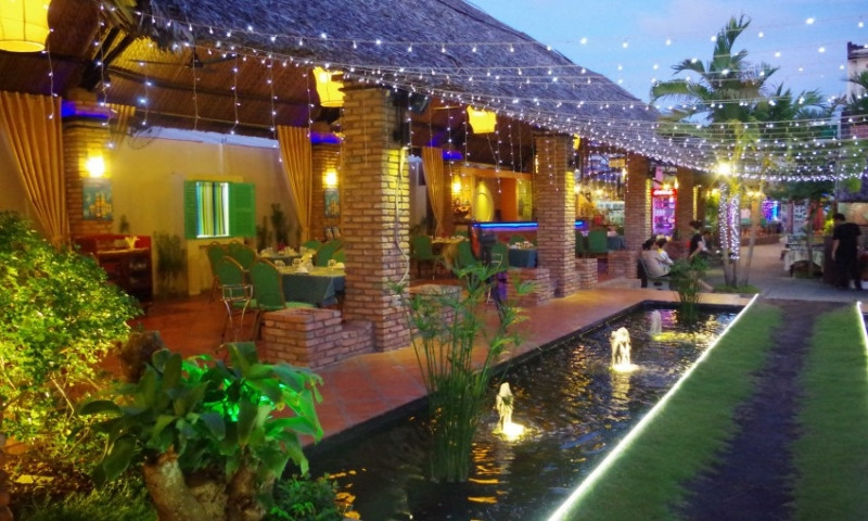 Nhà hàng La Vang chứa đầy đủ những tinh hoa văn hóa ẩm thực Việt