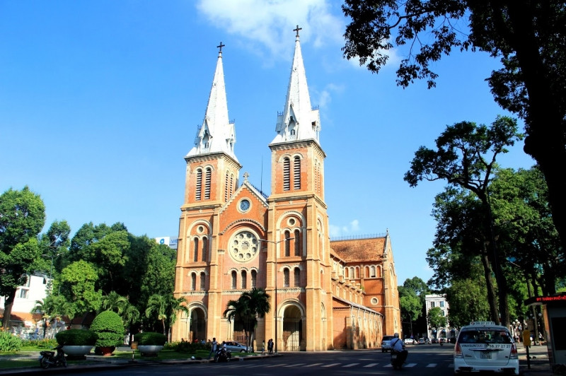 Đây là nhà thờ chính tòa của Tổng giáo phận Thành phố Hồ Chí Minh