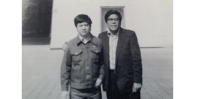 Nhạc sĩ Đỗ Nhuận (bên phải)