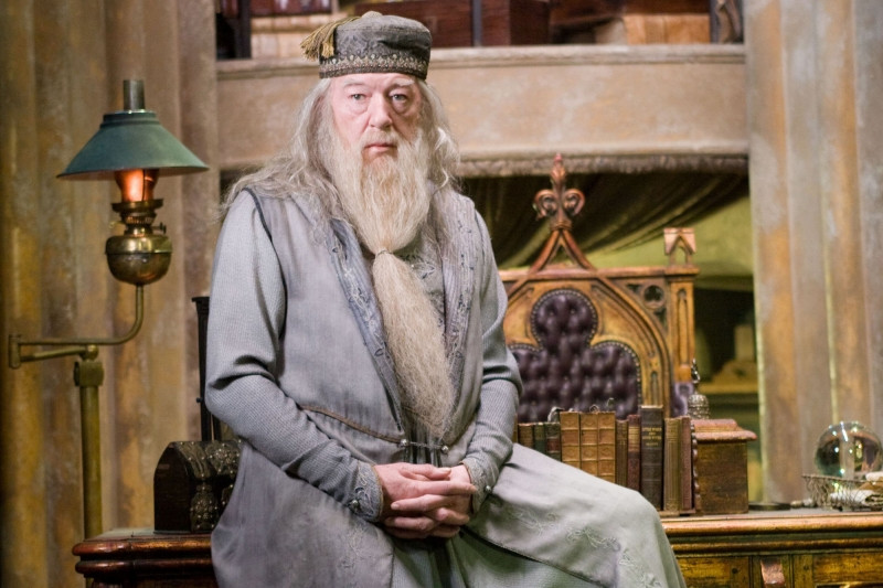 Vị hiệu trưởng Albus Dumbledore