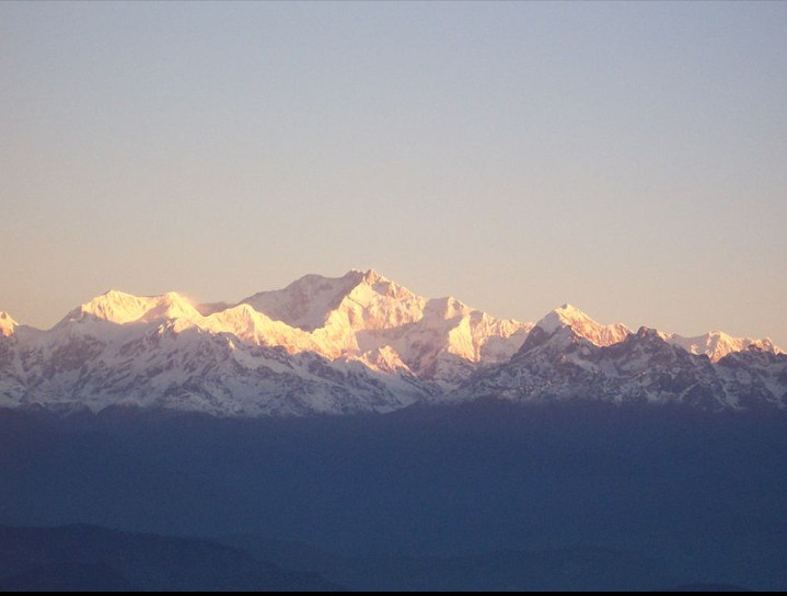 Kangchenjunga, Himalaya nhìn từ xa