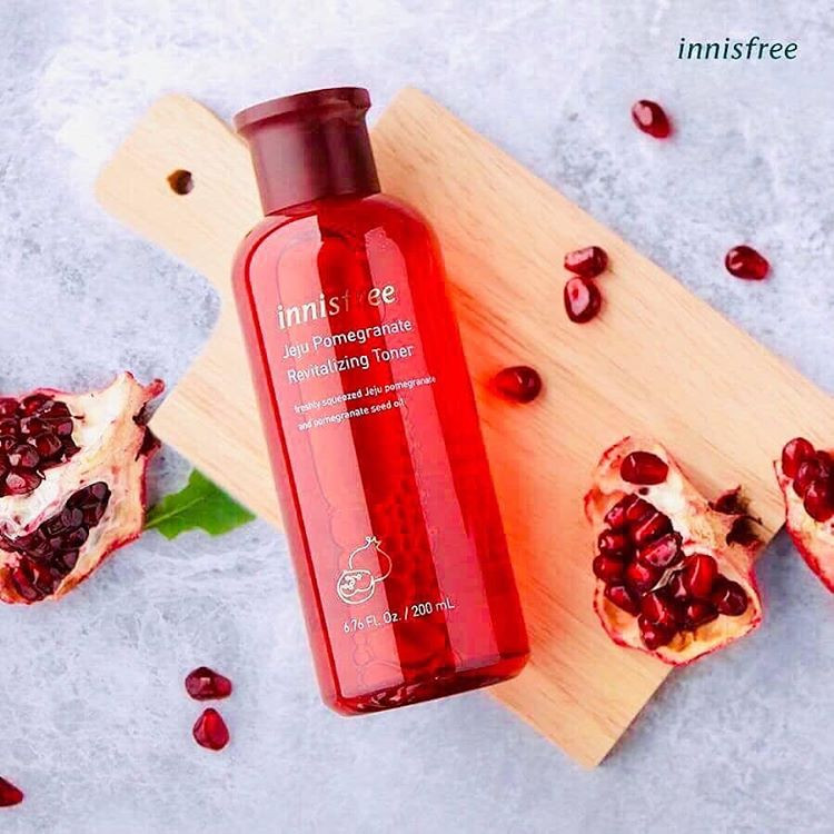 Nước hoa hồng Lựu đỏ Innisfree Jeju Pomegranate Revitalizing Toner