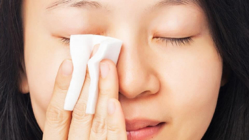 Tẩy trang Chia Seed Fresh Lip & Eye Make Up Remover có xuất xứ từ thương hiệu mỹ phẩm The Face Shop Hàn Quốc là tẩy trang mắt môi với chiết xuất từ hạt CHIA