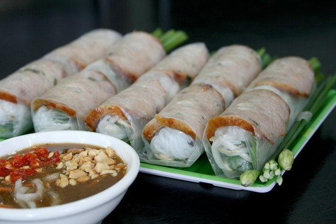 Phố ẩm thực Phan Xích Long – Quận Phú Nhuận