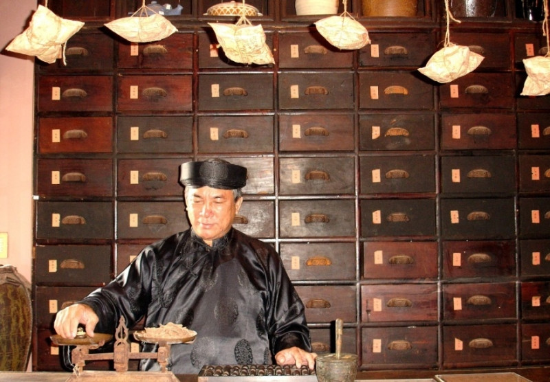 Phòng khám Minh Nguyệt Cư Sĩ lâm luôn phát huy vốn quý y học cổ truyền