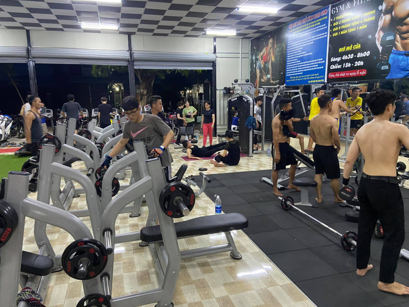 CLB Gold Gym-Fitness