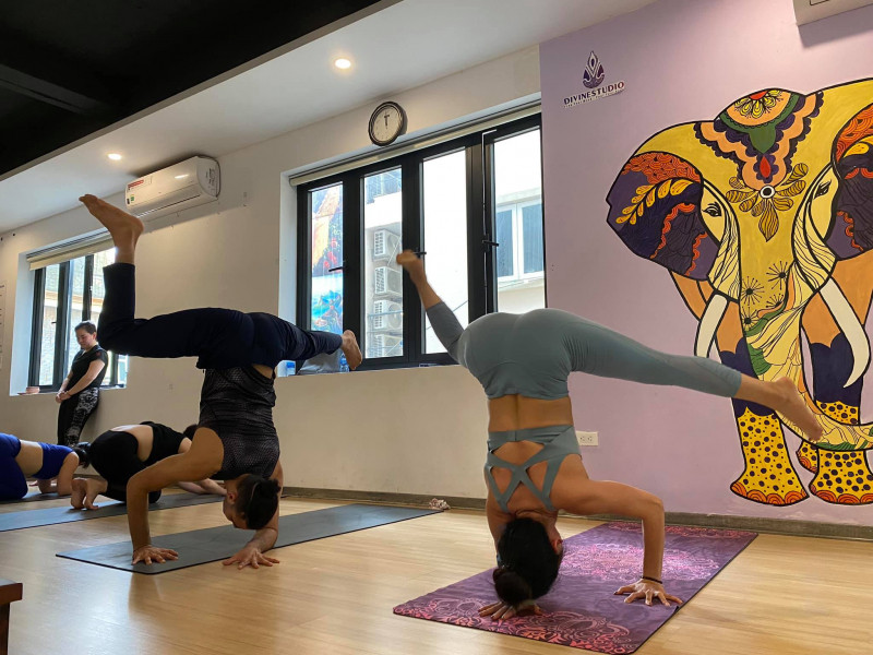 Divine Yoga & Dance Studio quận Ba Đình