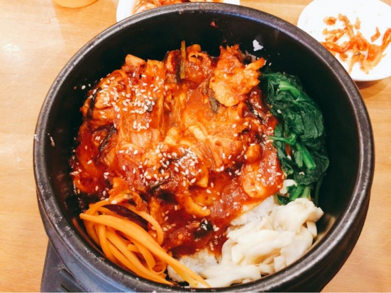 Cơm trộn Kimchi