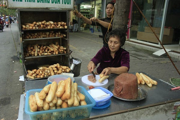 Bánh mỳ cay Bà Già