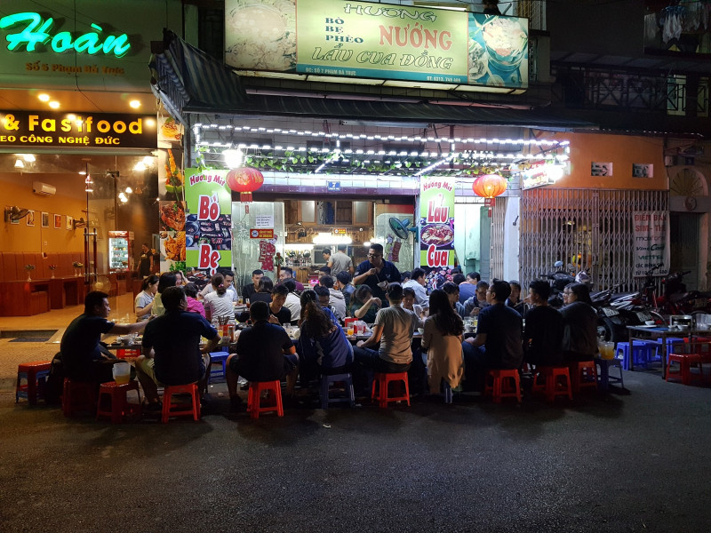 Quán Hương là quán ăn ngon nức tiếng ở Hải Phòng nổi tiếng với món lẩu cua đồng