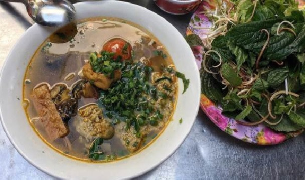 Quán bún riêu ngon nhất đường Hai Bà Trưng