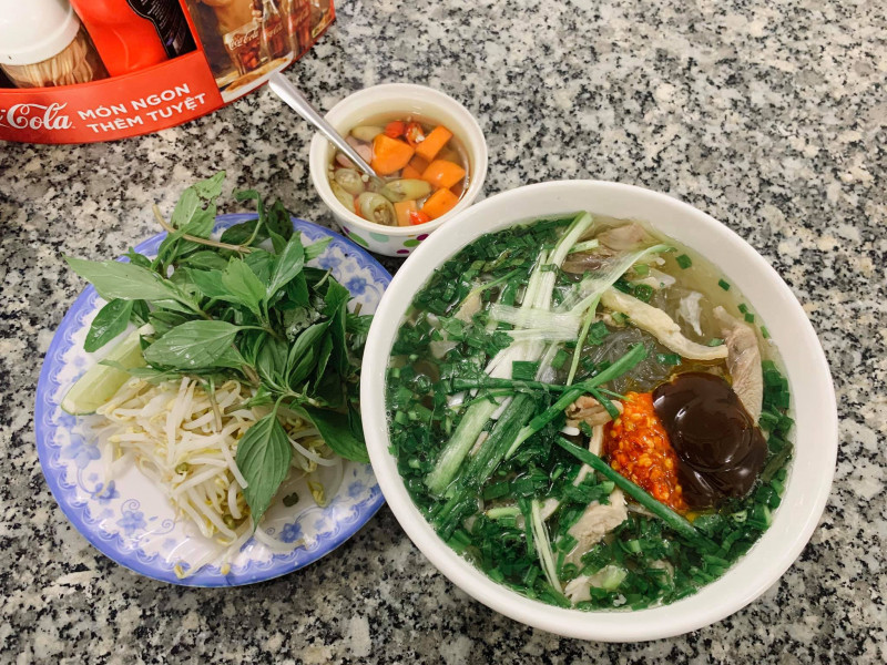 Quán phở ngon ở Huế – Tuyết Ninh