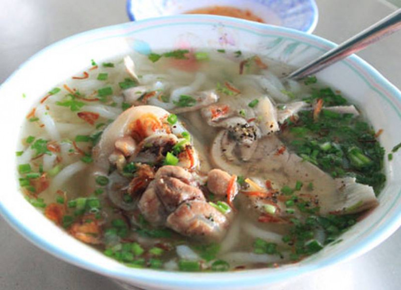 Bánh Canh & Nui - Trần Nhật Duật