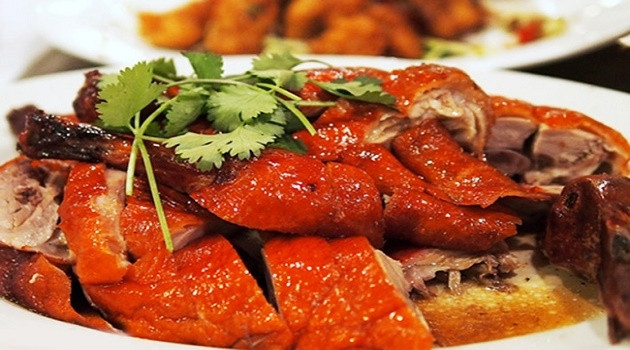 Vịt 29 nổi tiếng bởi menu hấp dẫn đa dạng các món ăn từ vịt, trong đó﻿ nổi tiếng nhất món vịt thiết bản