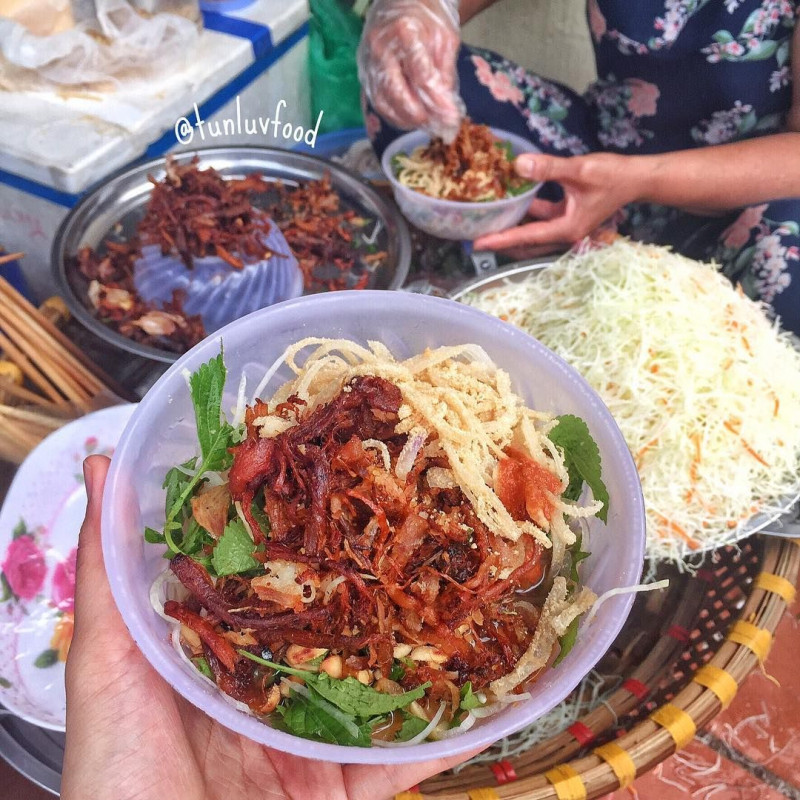 Nộm Bò Khô, Bánh Giò Nóng - Ngõ Đồng Tâm