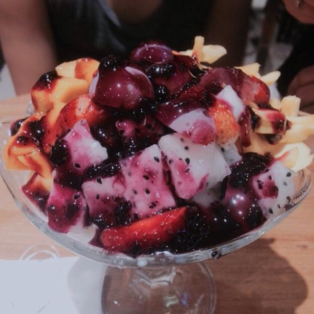 Bingsu tại Sopresso - Fresh Fruit & Milk Soft Ice Cream