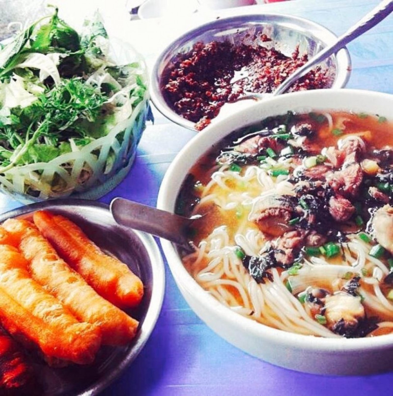 Bún ốc cô Lan