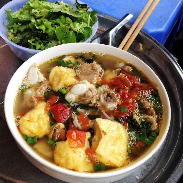 Bún ốc sườn (hàng Cân)