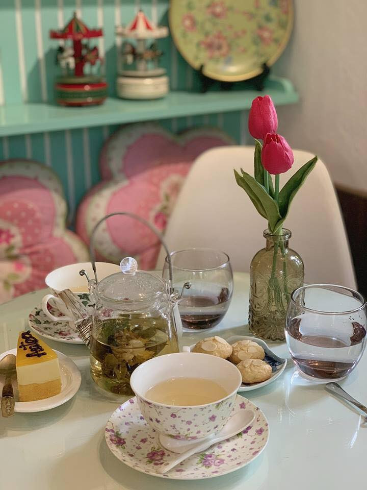 AnTea Tearoom là một trong những quán cà phê kết hợp với bánh ngọt thu hút đông đảo khách hàng