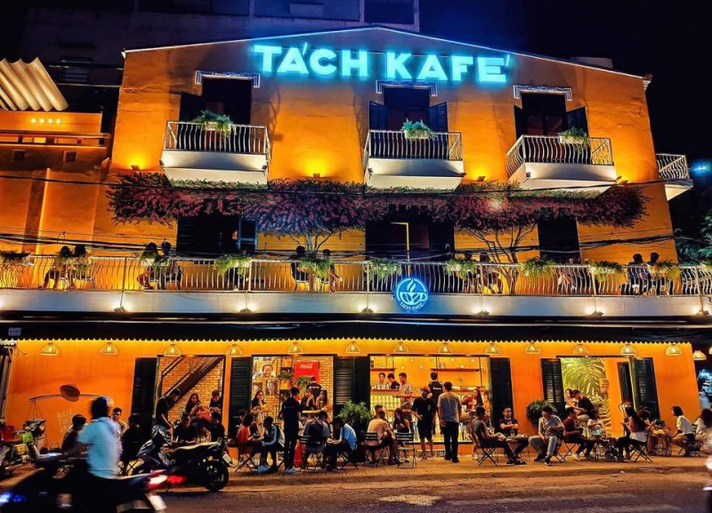 Tách Kafe đường Hai Bà Trưng