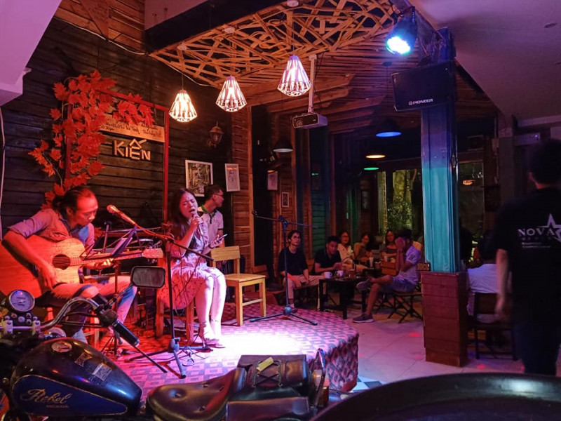 Quán Kiến Cafe với âm nhạc lãng mạn