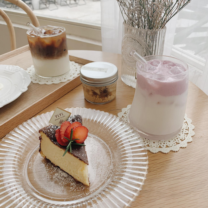 Yiyi dessert & café