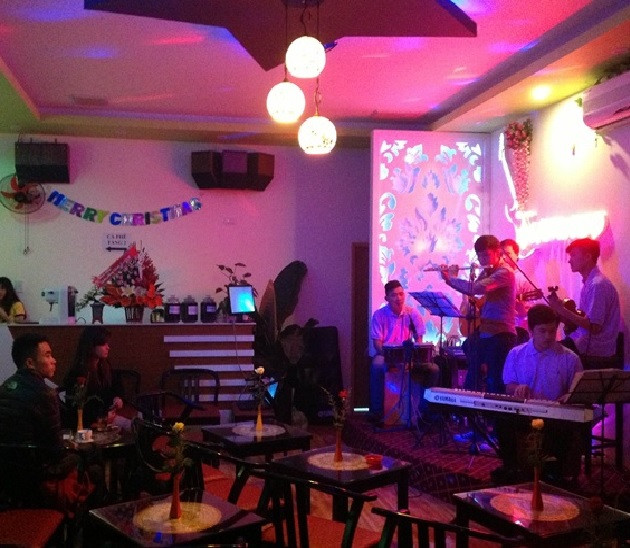 Phòng Trà Flamingo cũng là một trong những quán cà phê nhạc sống