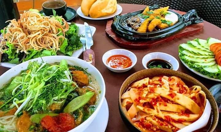 Menu đa dạng với nhiều món ăn hấp dẫn