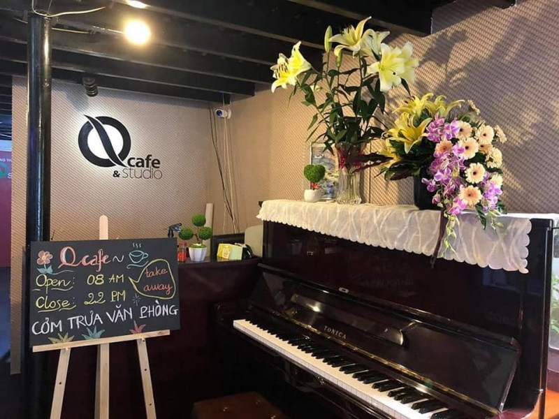 Q Cafe & Studio
