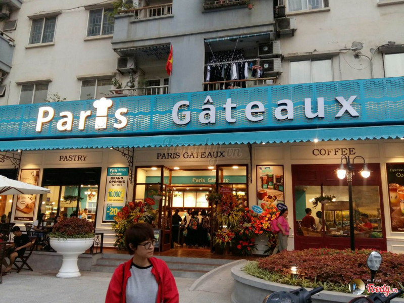 Menu của Paris Gateaux với thực đơn chủ đạo là bánh