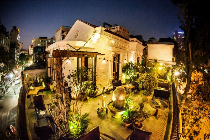 Cosa Nostra Cafe lung linh sang trọng giữa lòng thủ đô