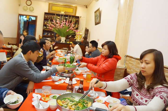 Không gian ấm cúng để khách tới thưởng thức ẩm thực Hà Thành truyền thống