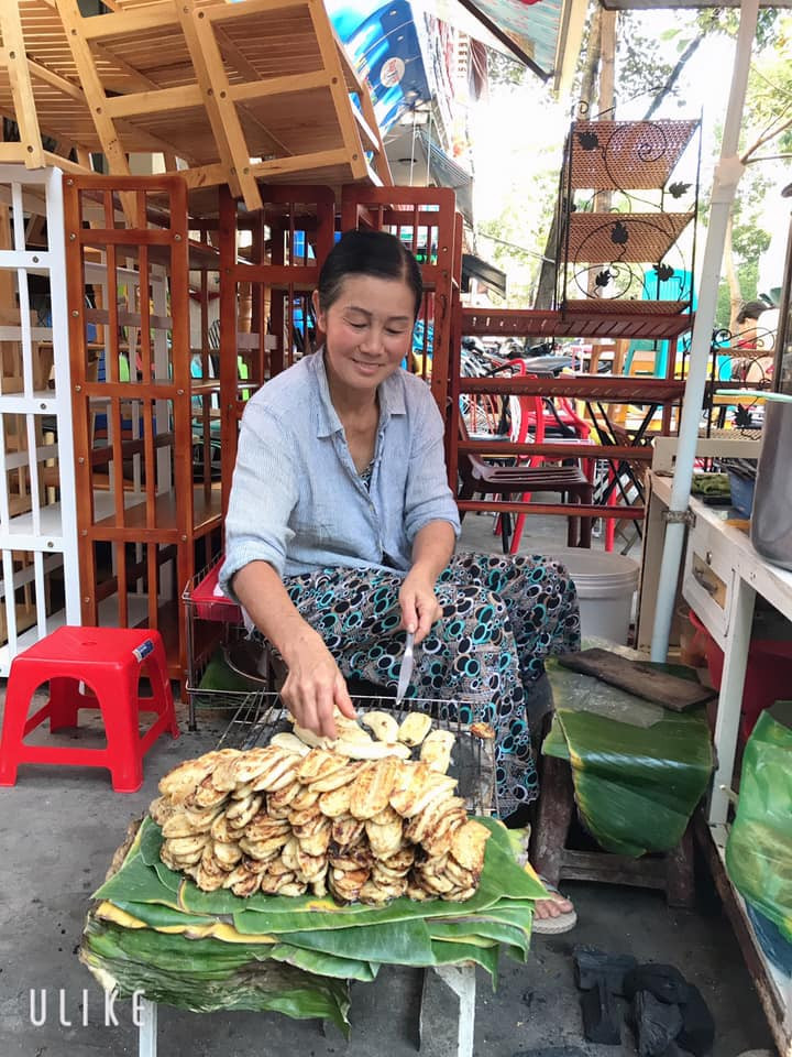 Chè chuối nướng bà Năm