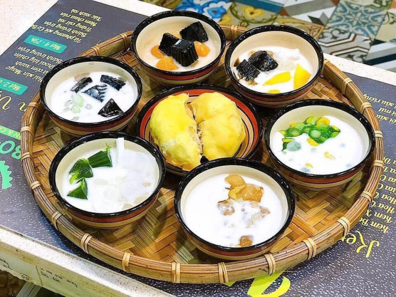 Mẹt chè 7 vị của CoBo - Sari Durian & Cakes