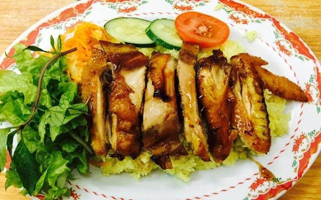 Quán Cơm gà Tú Tài là một trong những quán cơm gà ngon nhất ở Đà Nẵng