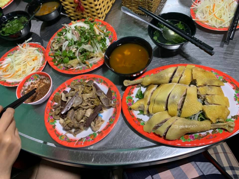 Cơm Gà Bà Buội - Hội an