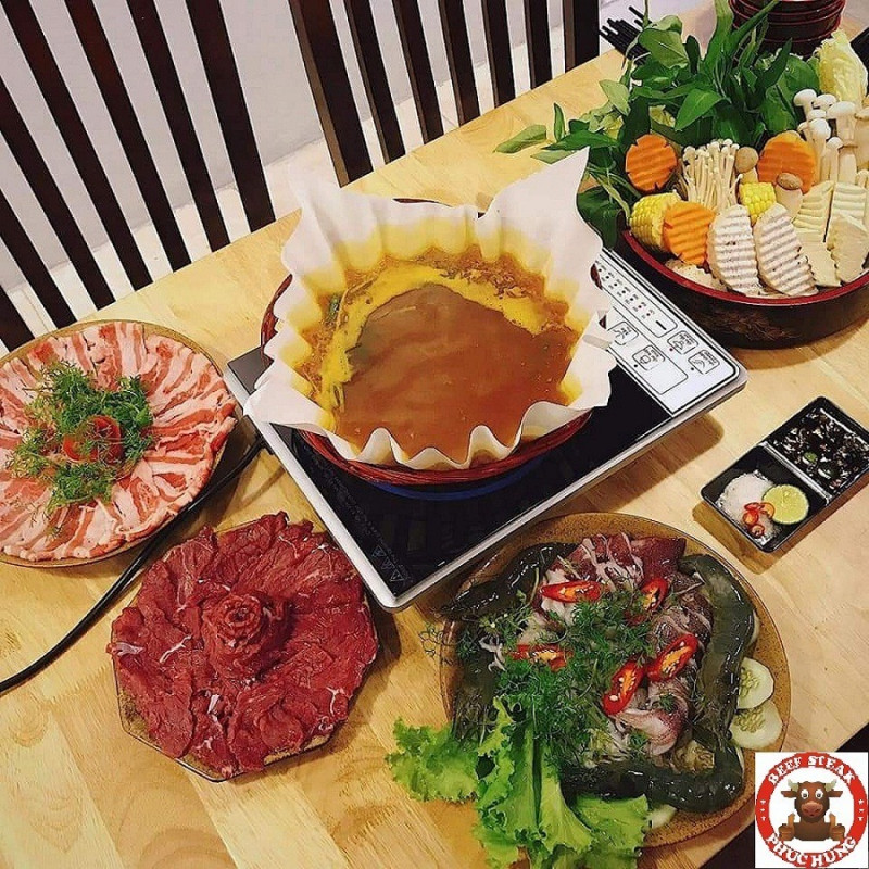 Phúc Hưng BeefSteak là địa chỉ nhà hàng sang trọng với những món ăn đậm chất phương tây.