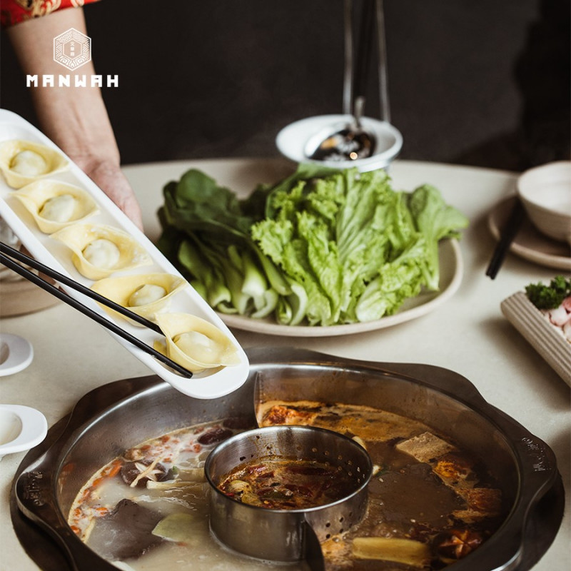 Menu nhúng lẩu của Manwah Taiwanese Hotpot rất đa dạng