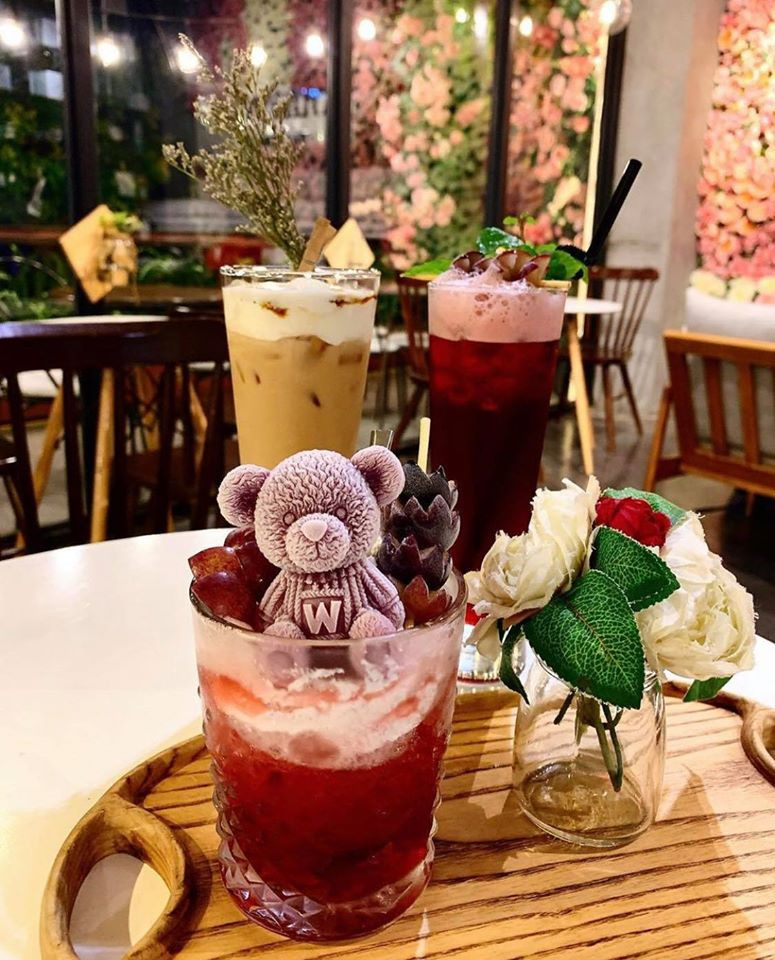 La Fleur Tea and Dessert Cafe
