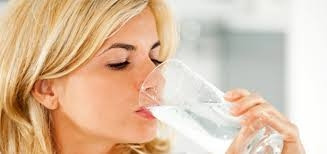 Cơ thể có chức năng báo hiệu cho bạn khi nào cần phải uống nước