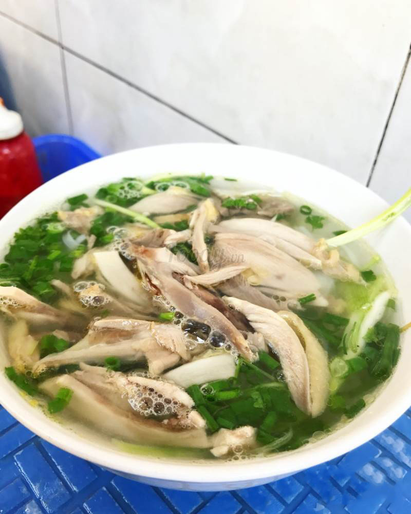 Phở gà đặc biệt